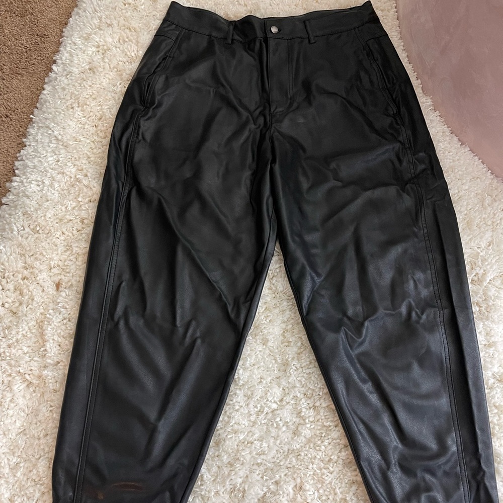 NWT Zara faux leather ankle pants size Large - Picture 2 of 3